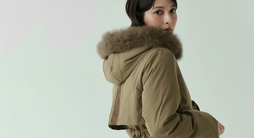 ファー付きダウンコート