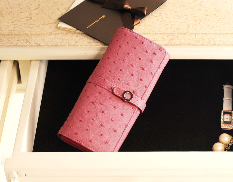 ピンクの本革婦人長財布