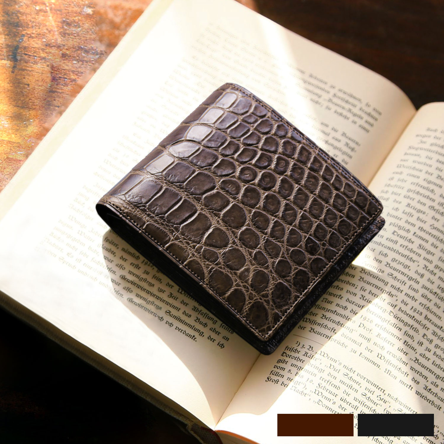 ナイルクロコダイル日本製二つ折り財布
