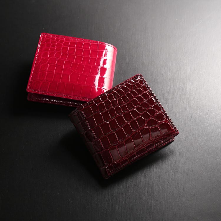 クロコダイル　シャイニング  折り財布　日本製　ブラック 折り財布 オンラインストア最安価格