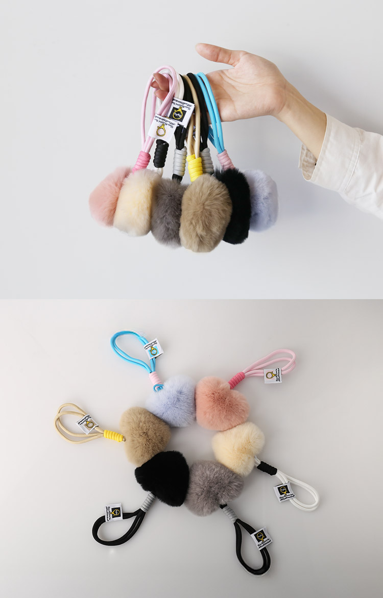 ふわふわでかわいいファーストラップ