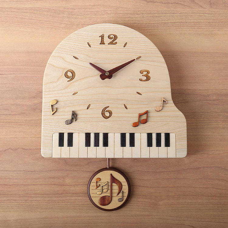 掛け時計 木製 ピアノデザイン 天然木 無着色 ウォールナット 木目