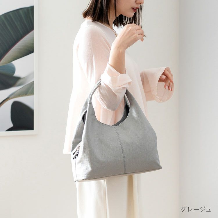 グレージュ本革バッグ
