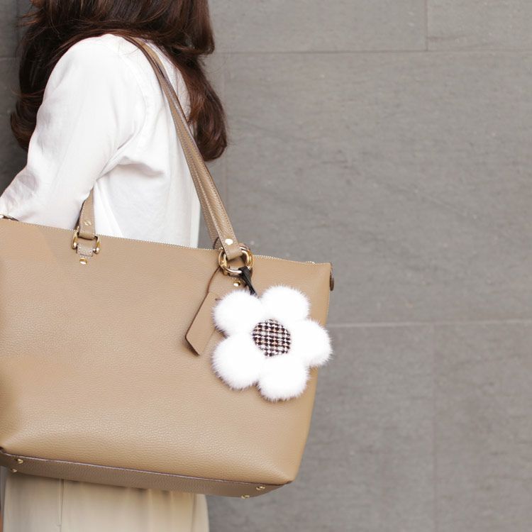 マ*郎様 ミンクファーフラッフィーバッグチャーム Amazon.co.jp: うさぎ最高級ミンクファーチャーム ストラップ