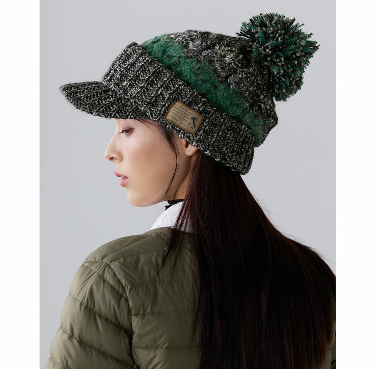 ニット帽つば付きポンポンニットキャップレディース