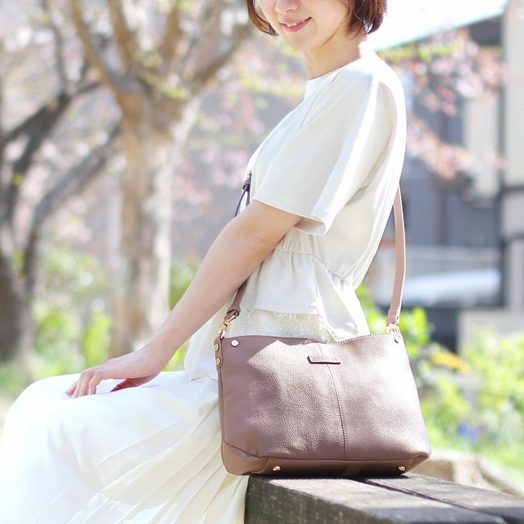 GINA CLAIR シュリンクレザー 本革 バッグ レディースショルダー