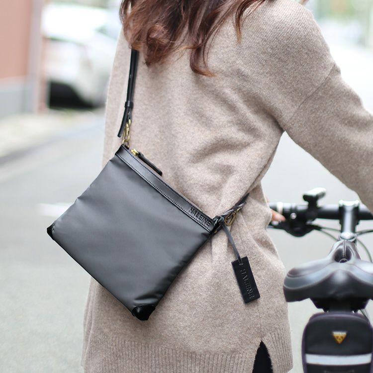 ⭐️極美品⭐️エルメス　サコッシュ　ニュートラベルライン　メンズ　レディース HALEINE 日本製 ナイロン 栃木レザー サコッシュ レディース 横型