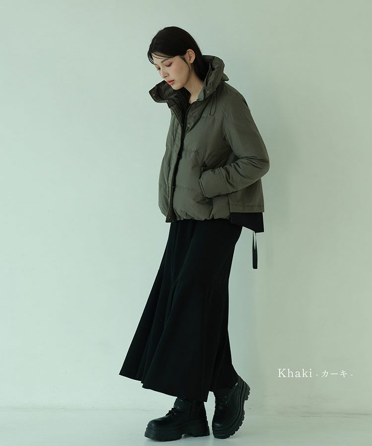 ショート丈ですっきり着こなすダウンジャケット