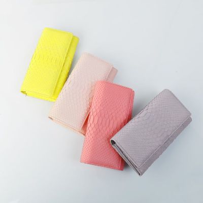 ダイヤモンドパイソンフラップ付き長財布