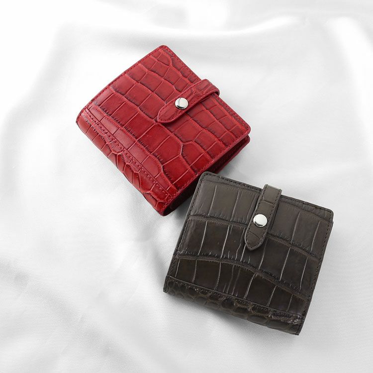 ダークレッド、ダークブラウン