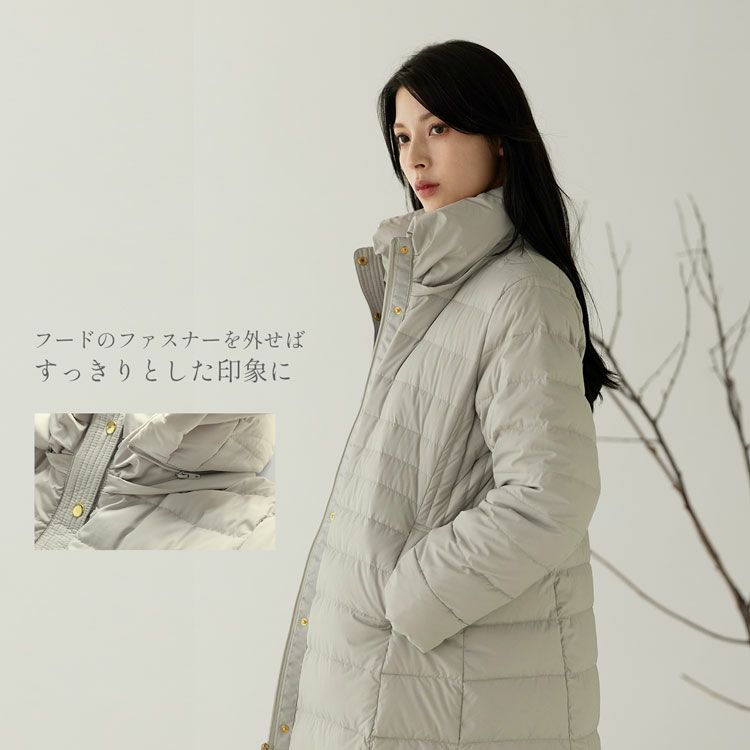 フードはファスナーで付け外しが可能です