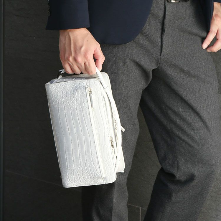 【美品】山葡萄　セカンドバッグ　クラッチバッグ　ファスナー付　小ぶり sankyo shokai クロコダイル バッグ メンズ セカンドバッグ