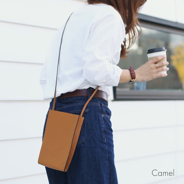 キャメル茶色使いやすいミニバッグ