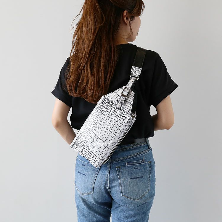 クロコダイルクラッチバッグ