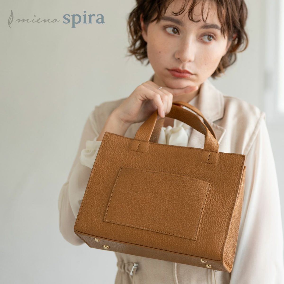 本革バッグレディースカジュアルトートショルダー牛革2WAYハンドバッグmienoブランドスクエアバッグ大容量斜め掛けフォーマ(07000589r)