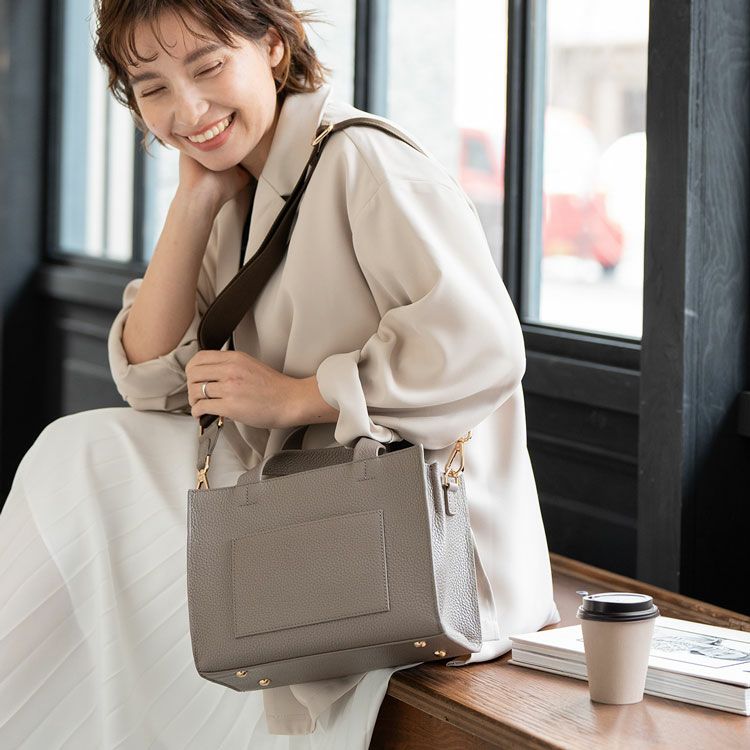 本革バッグレディースカジュアルトートショルダー牛革2WAYハンドバッグmienoブランドスクエアバッグ大容量斜め掛けフォーマ(07000589r)