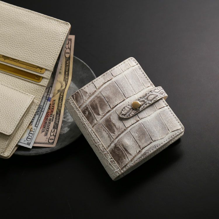 【専用】クロコダイル 財布 本物 二つ折り ヒマラヤ 内側にもヒマラヤ使用 ヒマラヤクロコダイル 二つ折り 財布 折りたたみ ミドル