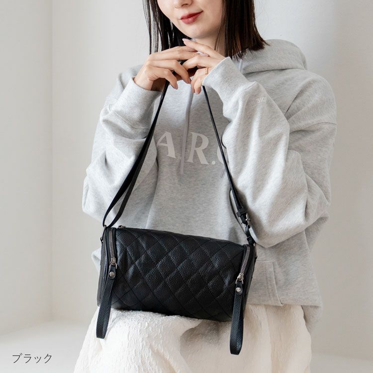 牛革ショルダーバッグロール型キルティング