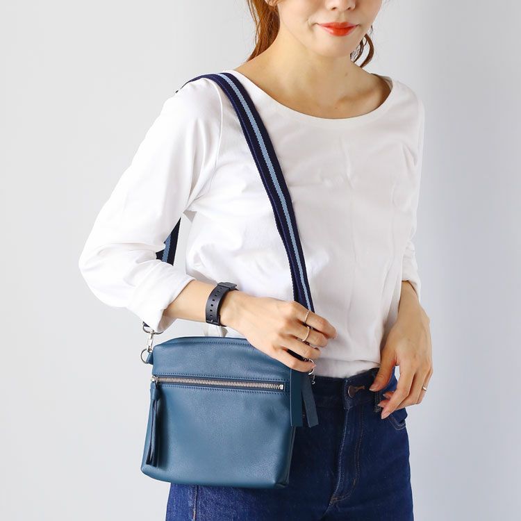 薄型サコッシュショルダーバッグ牛革2WAY日本製ソフトライトレザーカーフレザー本革ブランドプレリーPRAIRIE(09000626r)