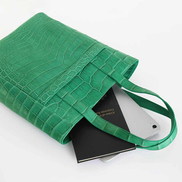 訳ありクロコダイルマット加工トートバッグ(6100-251r)