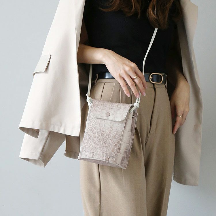 ヒマラヤクロコダイルスマホが入るミニショルダーバッグレディースバッグポシェットマット加工ショルダーバッグ斜めがけホワイト母女性母の日ギフトプレゼント4FA(06001912r)