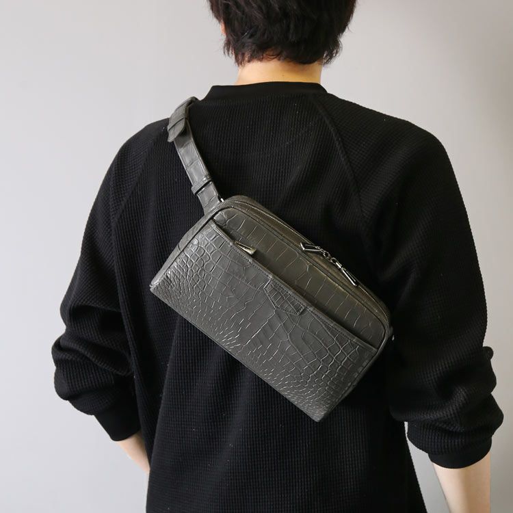 ナイルクロコダイルボディバッグマット加工目地染めメンズワニ本革ショルダーバッグ斜め掛けワンショルダー容量ななめ掛けボディバックかっこいいスタイリッシュ(06001918-mens-1r)
