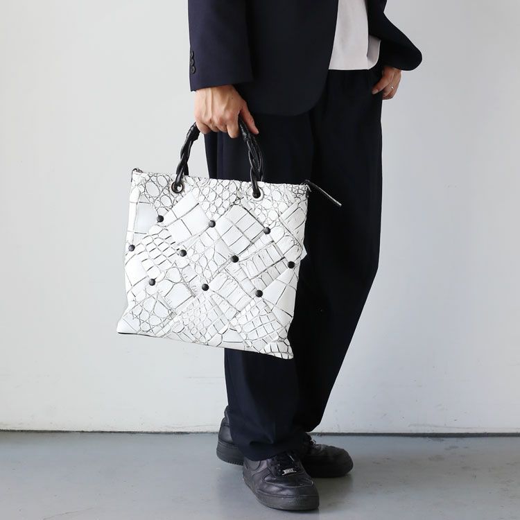 クロコダイル黒の編み込みバッグ