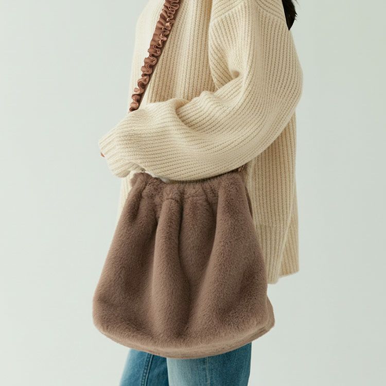 ファーバッグレディースエコファー巾着バッグショルダーバッグフリルフェイクファーA4(07000693r)